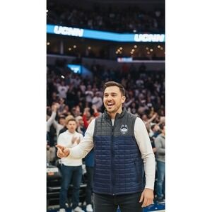 Colosseum UConn Huskies Mens Puffer Vest Navy Gray Quilted Full Zip Size Medium